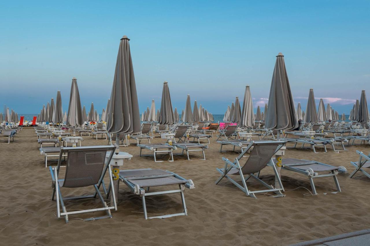 Hotel Delaville Frontemare 利多迪迪耶索洛 外观 照片