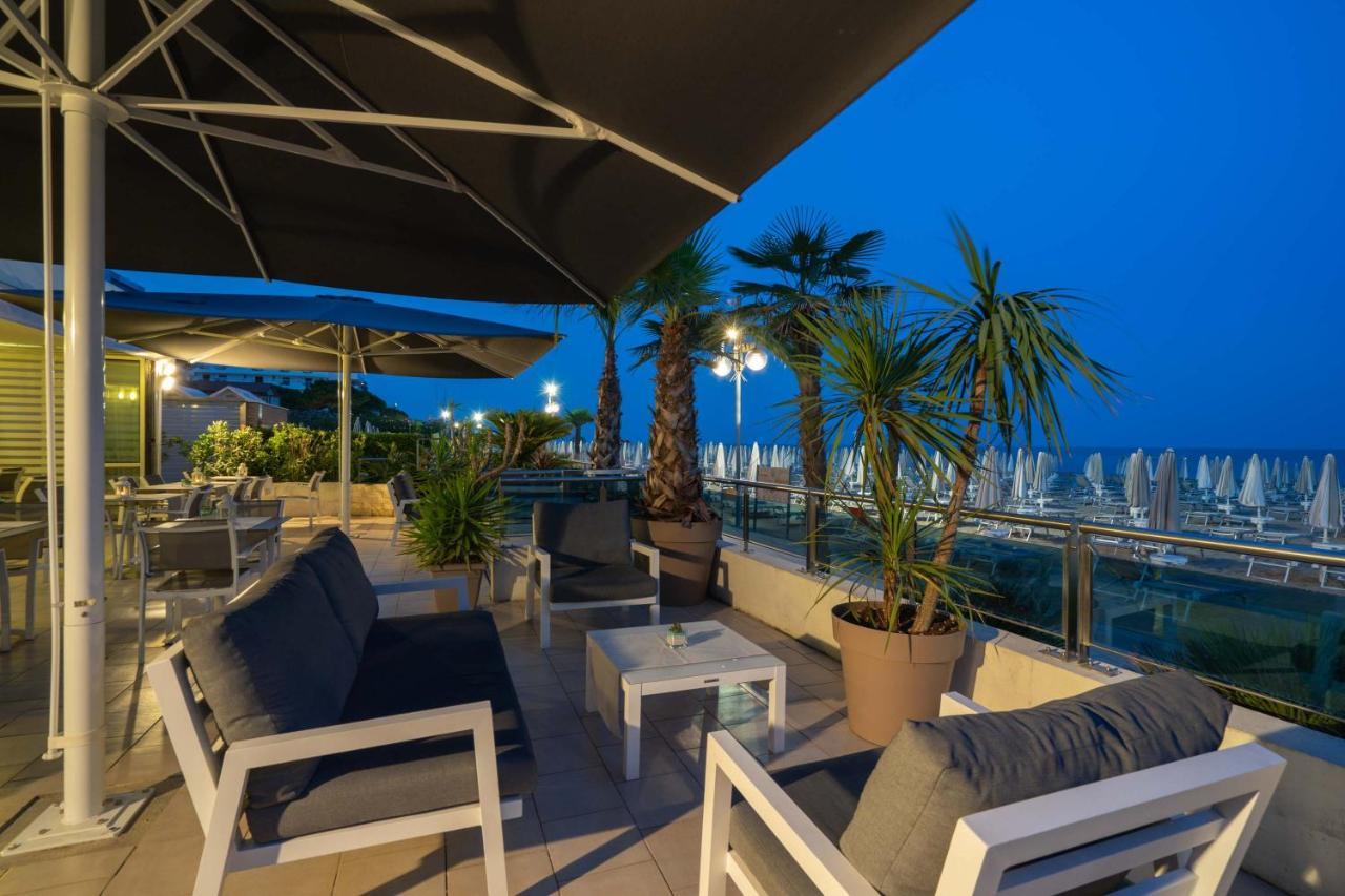 Hotel Delaville Frontemare 利多迪迪耶索洛 外观 照片